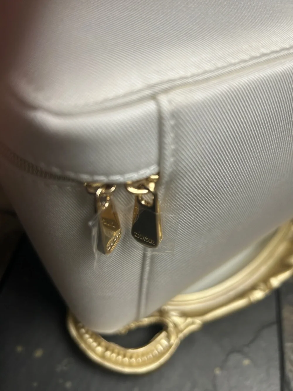 DIOR Cream Vanity Case with Gold Emblem - NEW - Picture 7 of 9